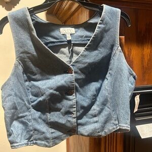 sofia by sofia vergara Denim Button-Front Crop Vest - Blue